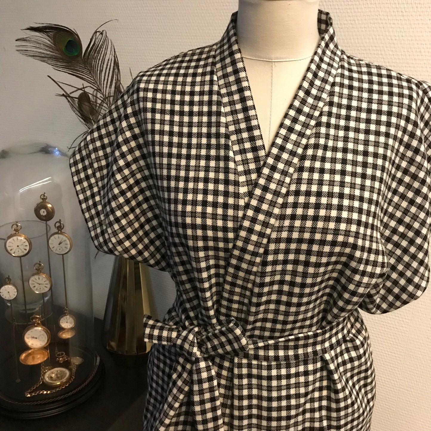 Korte kimono-vest in doe-box