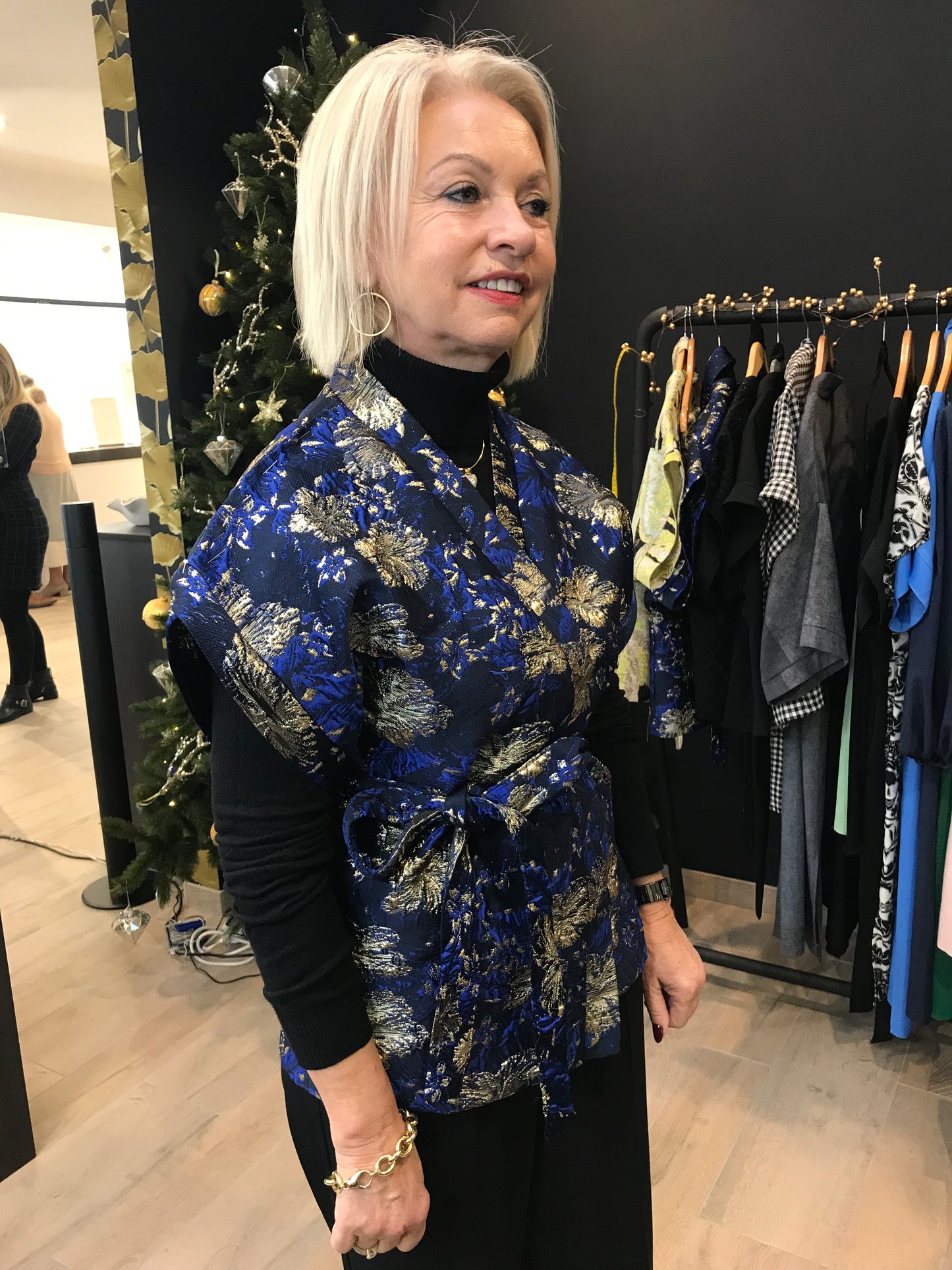 Korte kimono-vest in doe-box