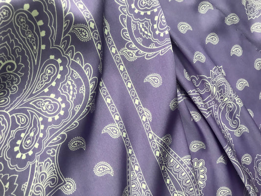 lange kimono in lila satijn onmiddellijk leverbaar