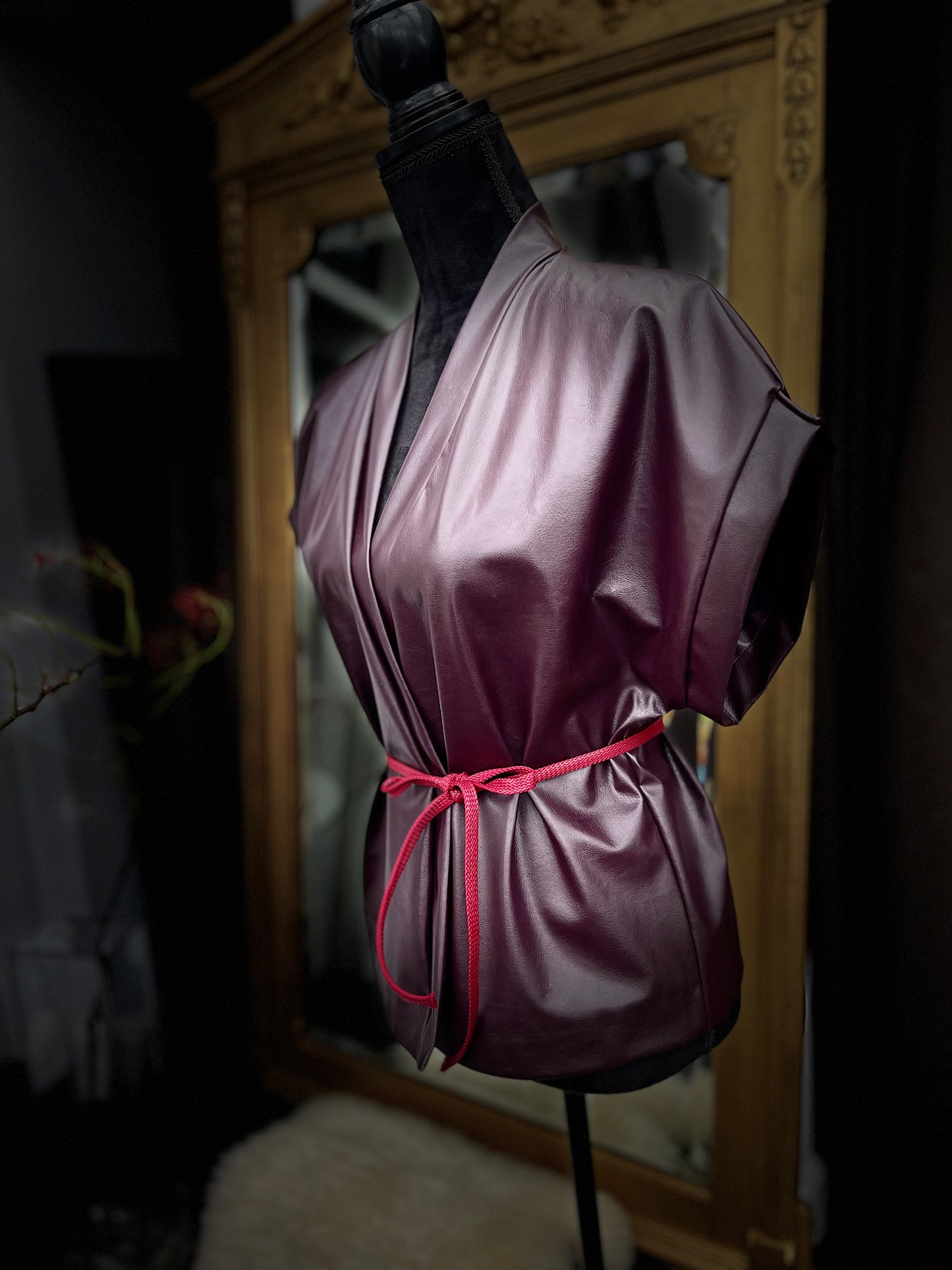 Korte kimono-vest in faux-leder, kant en klaar, onmiddellijk leverbaar.
