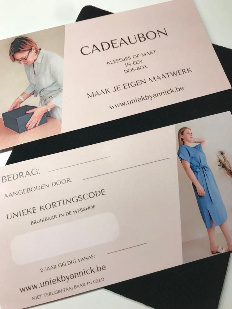Online-cadeaubon voor een doe-box met daarin een op maat geknipt kleedje of kimono van Uniek by Annick